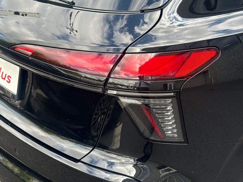 More views of Audi Q3