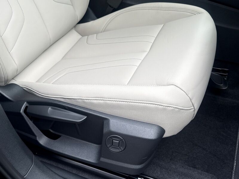 More views of Audi Q3