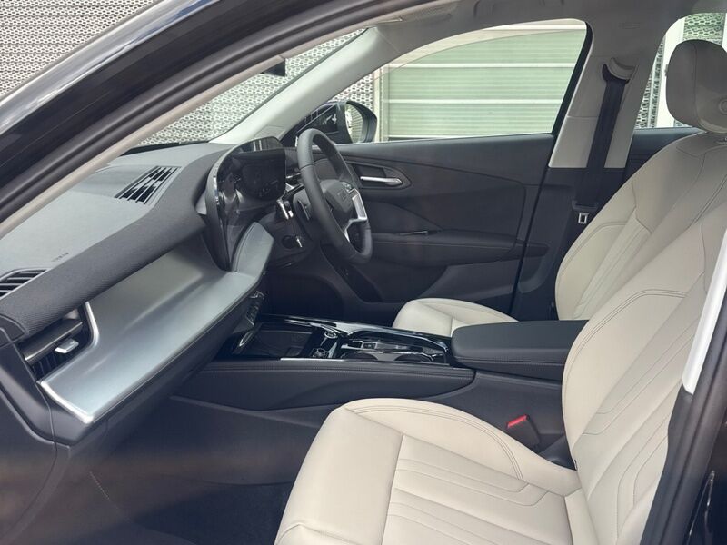 More views of Audi Q3