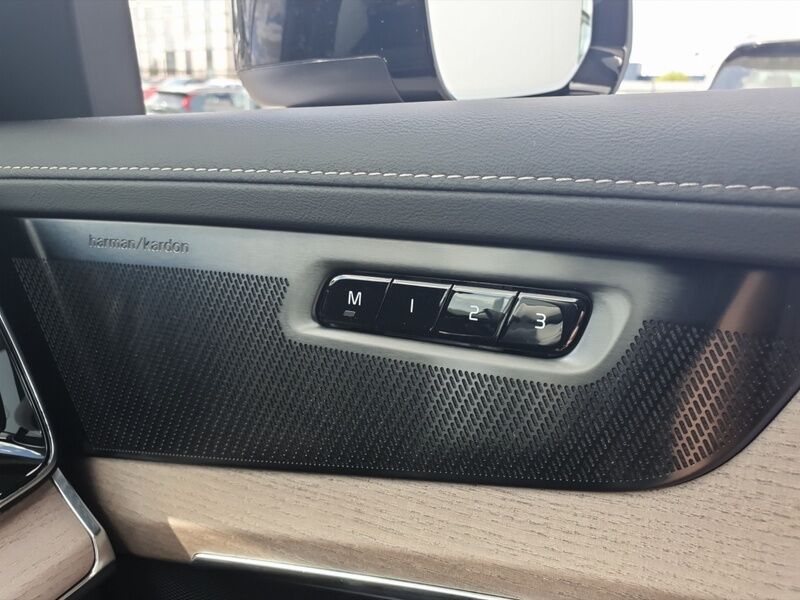 More views of Volvo XC90