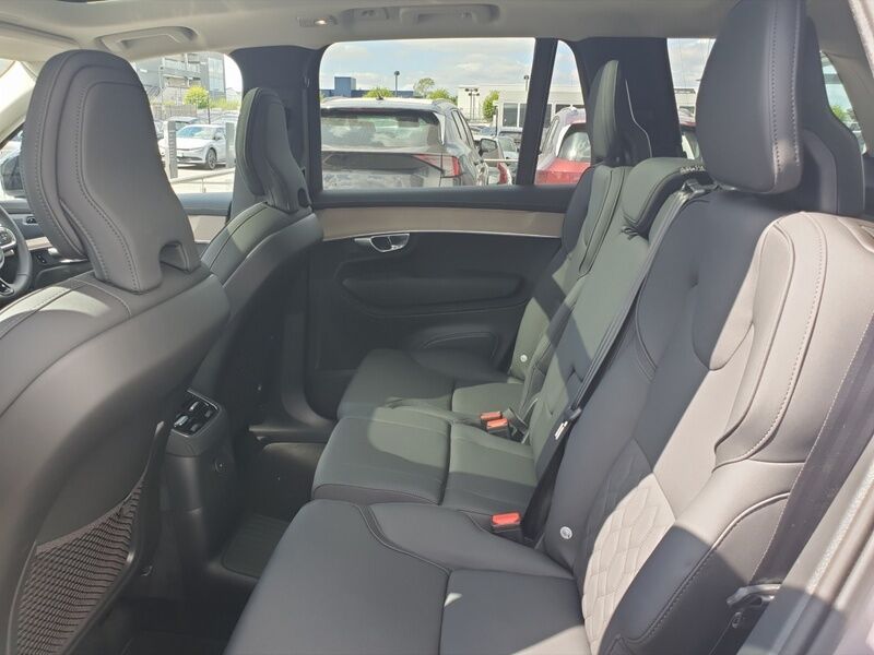 More views of Volvo XC90
