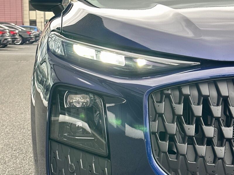 More views of Audi Q3