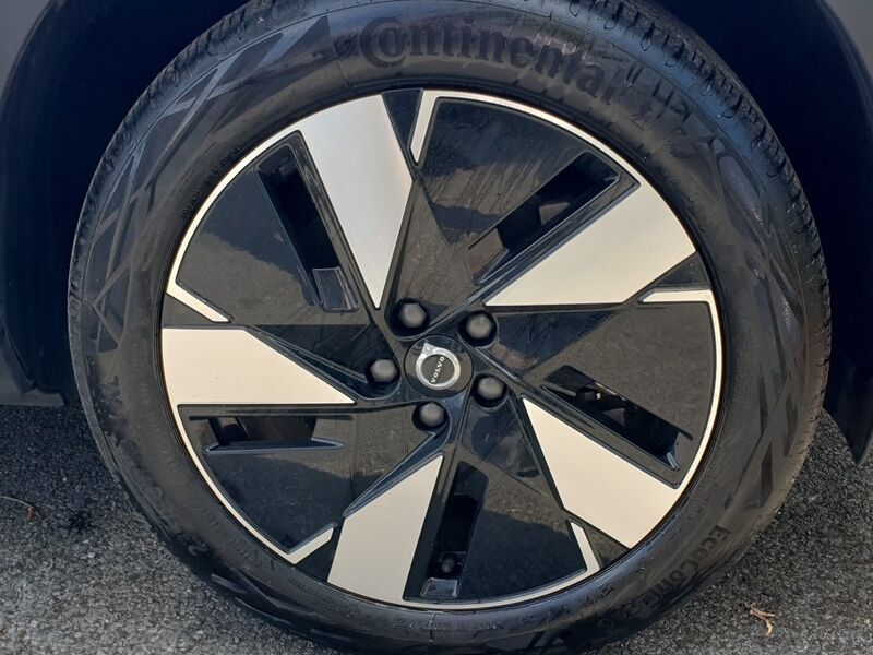 More views of Volvo EX40