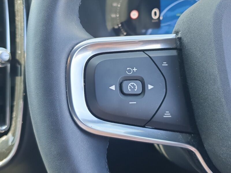 More views of Volvo EX40