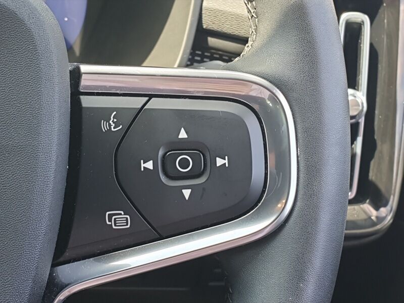 More views of Volvo EX40