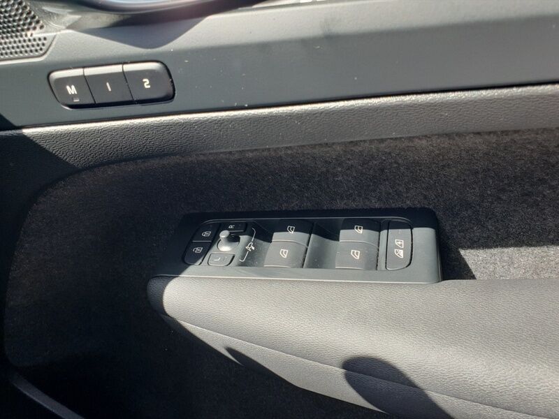 More views of Volvo EX40