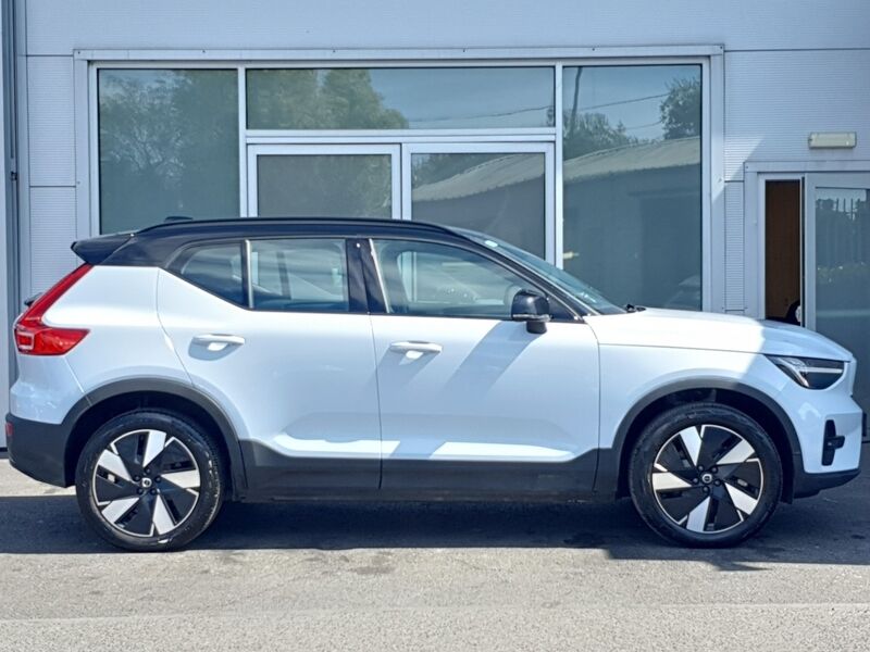 More views of Volvo EX40