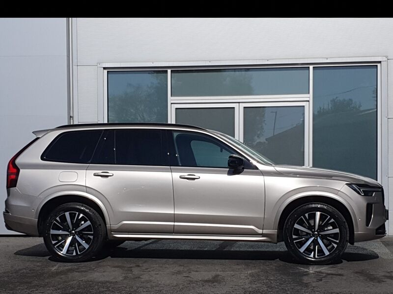 More views of Volvo XC90