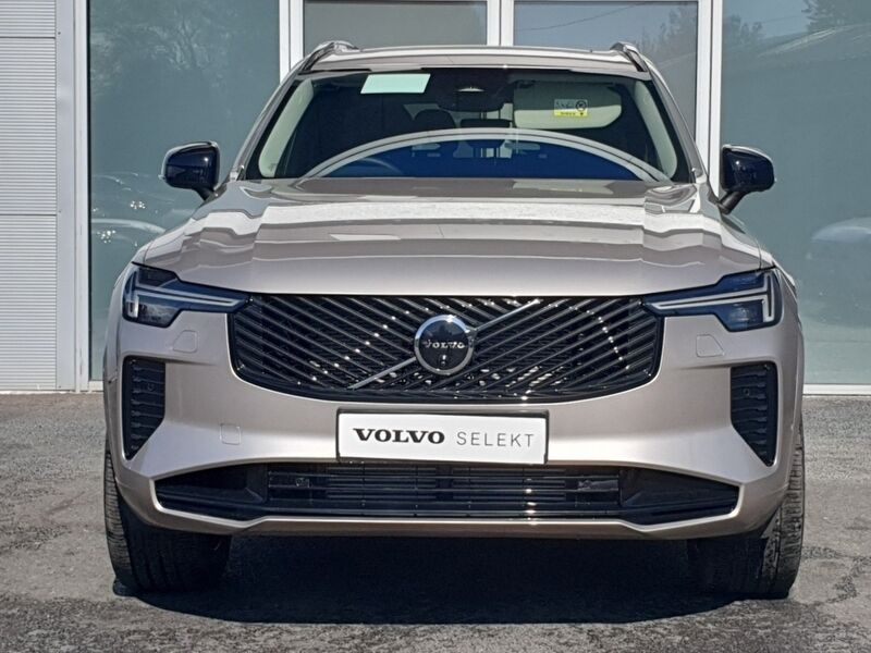 More views of Volvo XC90