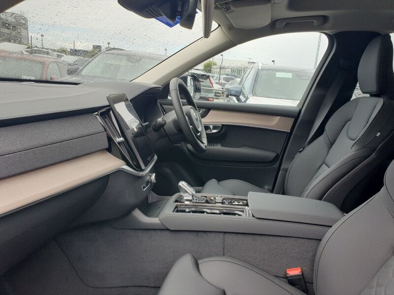 More views of Volvo XC90