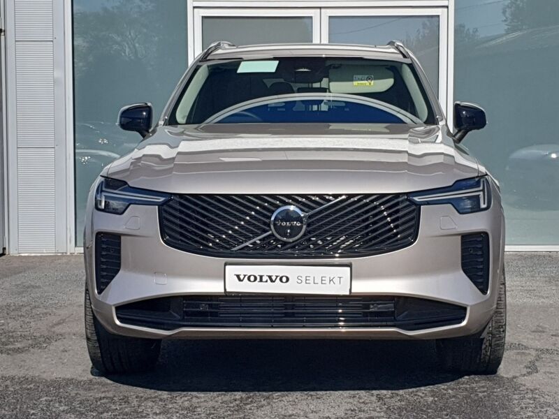 More views of Volvo XC90