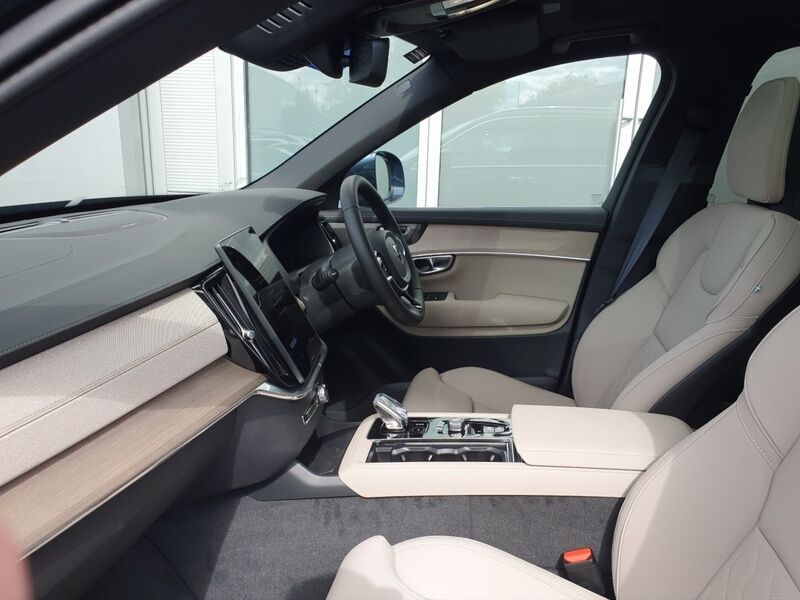 More views of Volvo XC90