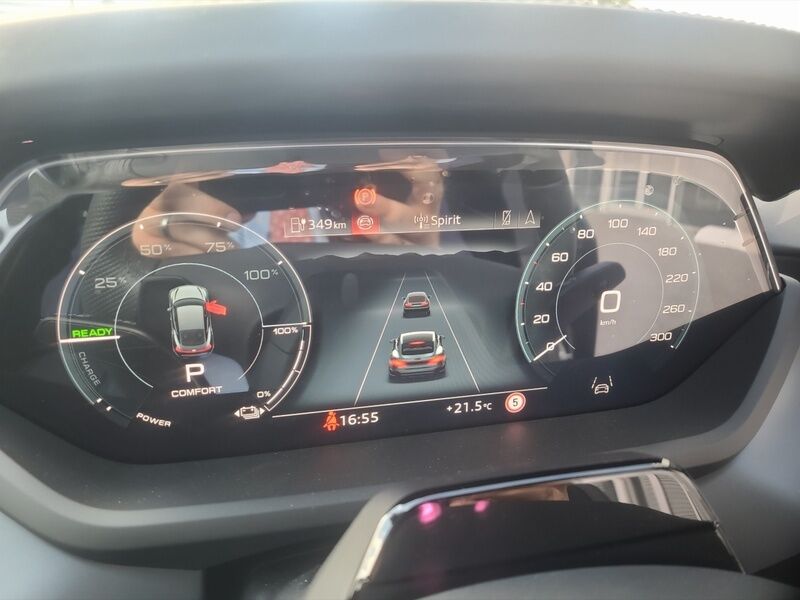 More views of Audi e-tron GT quattro