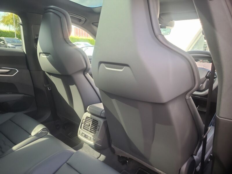 More views of Audi e-tron GT quattro
