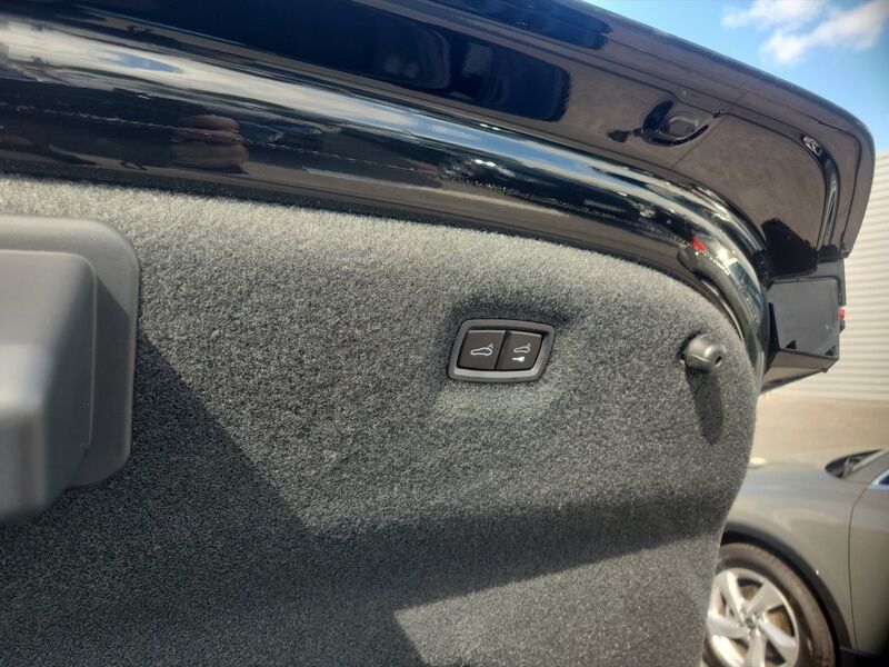 More views of Audi e-tron GT quattro