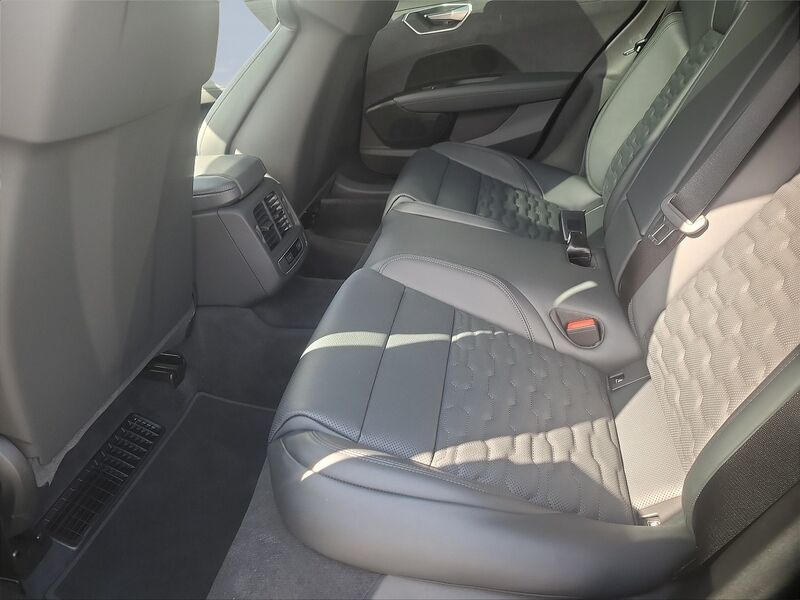 More views of Audi e-tron GT quattro