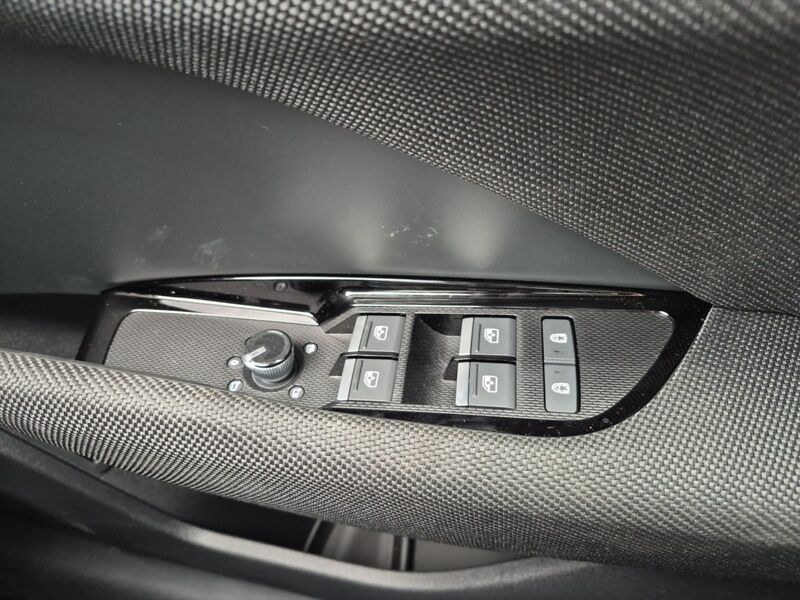 More views of Audi Q3