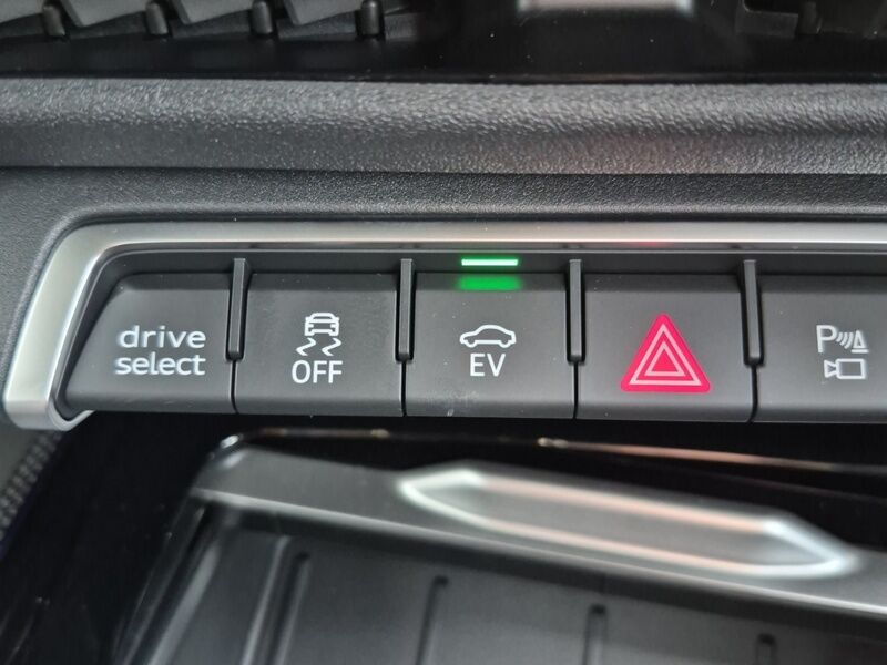More views of Audi Q3
