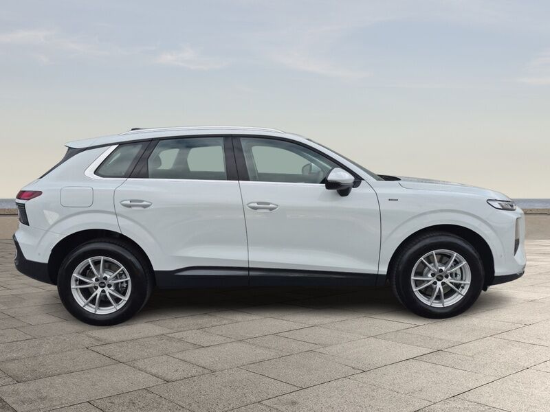 More views of Audi Q3