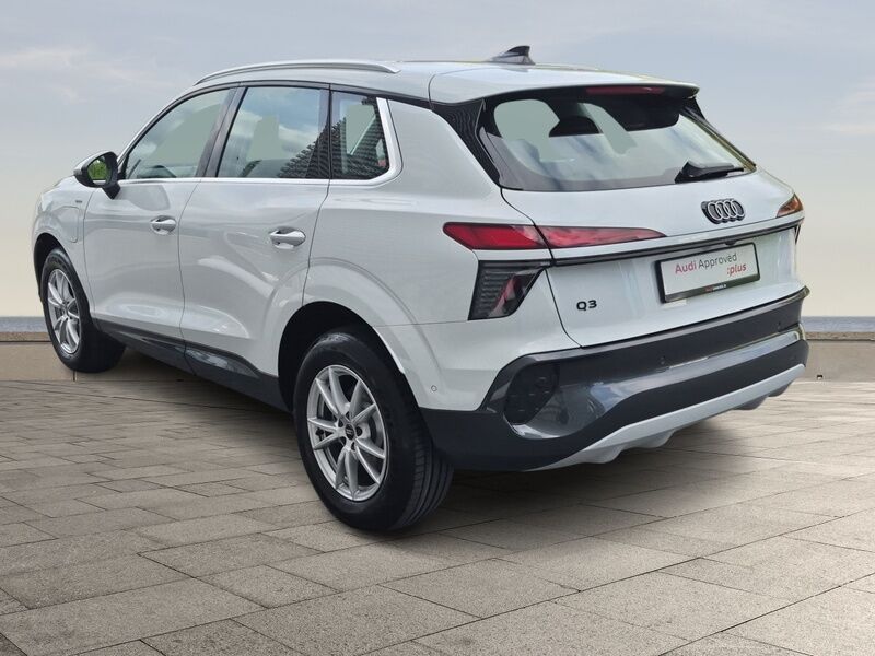More views of Audi Q3