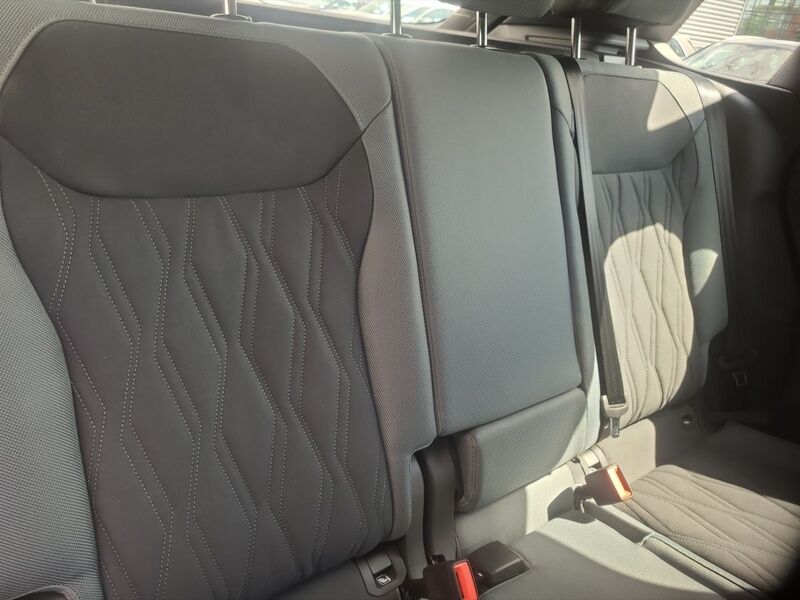 More views of Audi Q3