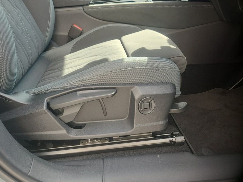 More views of Audi Q3