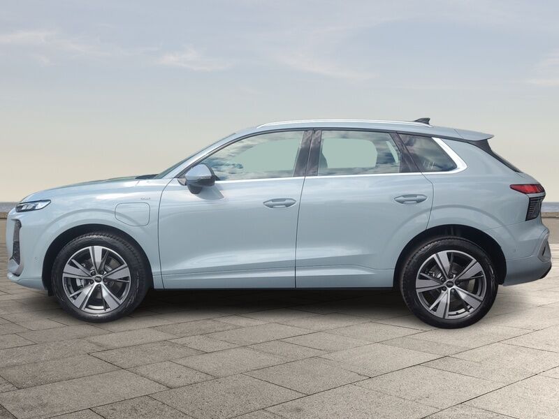 More views of Audi Q3