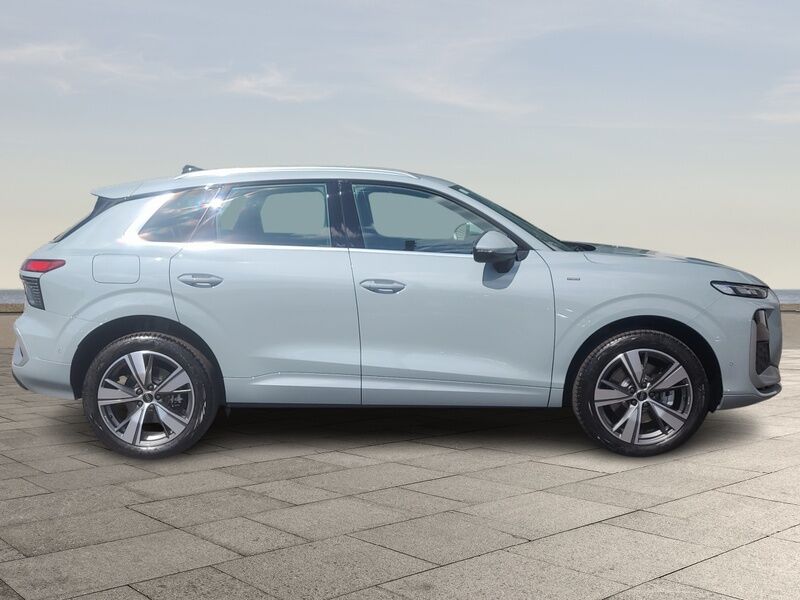More views of Audi Q3