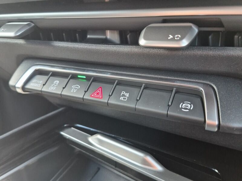 More views of Audi Q3