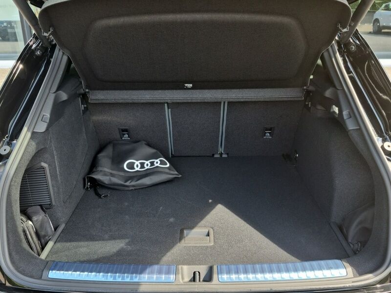 More views of Audi Q3