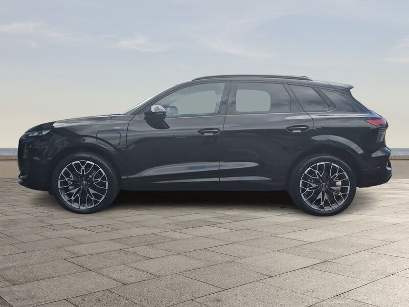 More views of Audi Q3