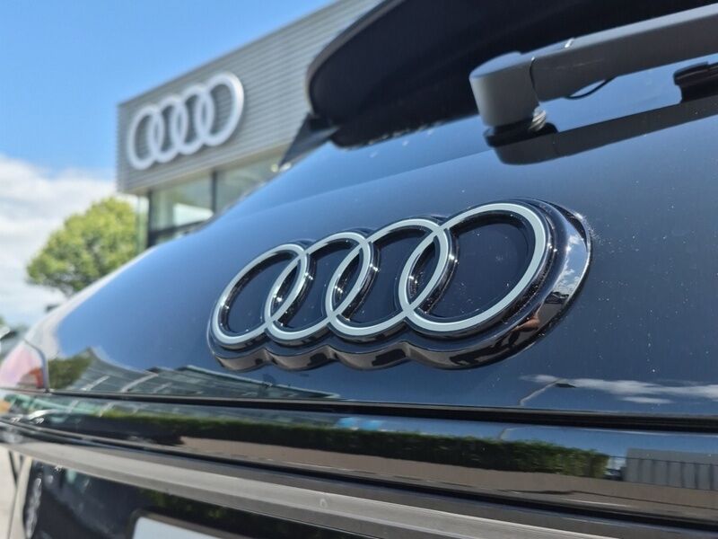 More views of Audi Q3