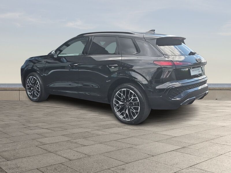 More views of Audi Q3