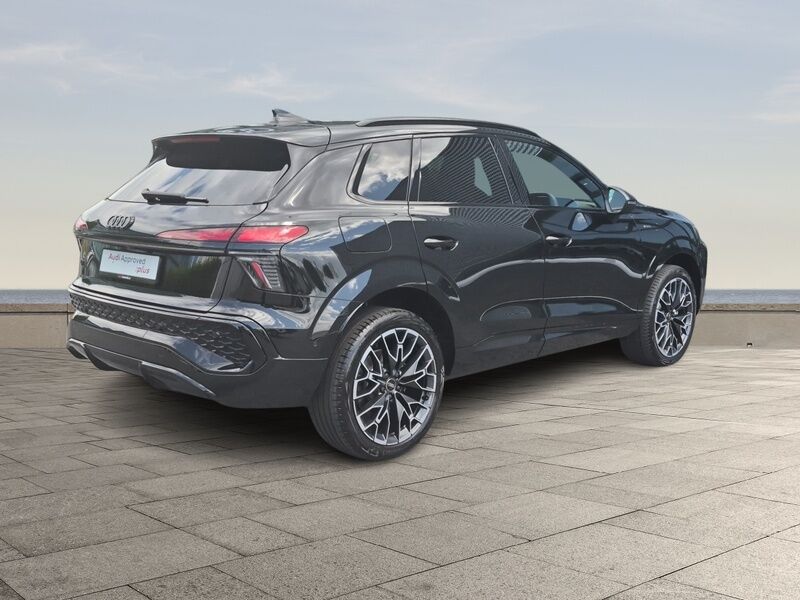 More views of Audi Q3