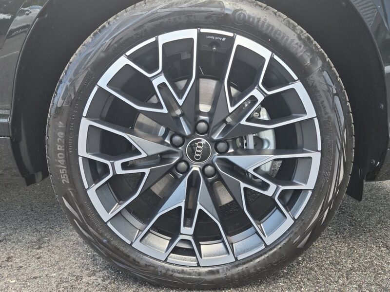 More views of Audi Q3