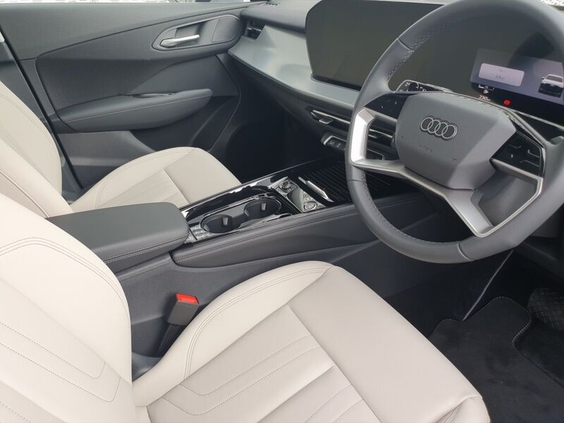 More views of Audi Q3