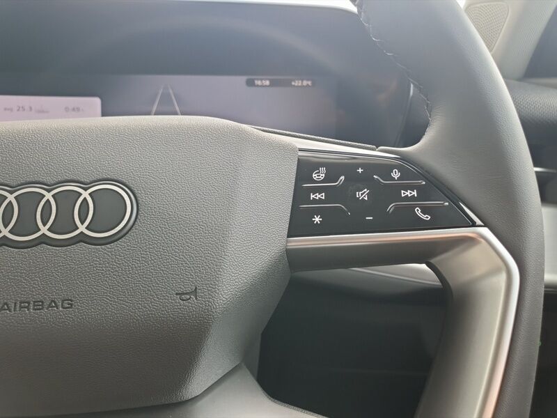 More views of Audi Q3