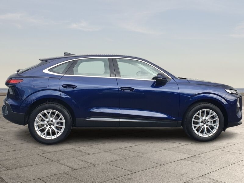 More views of Audi Q3