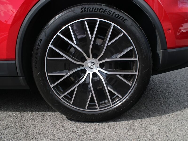 More views of Porsche Macan
