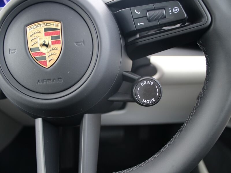 More views of Porsche Macan