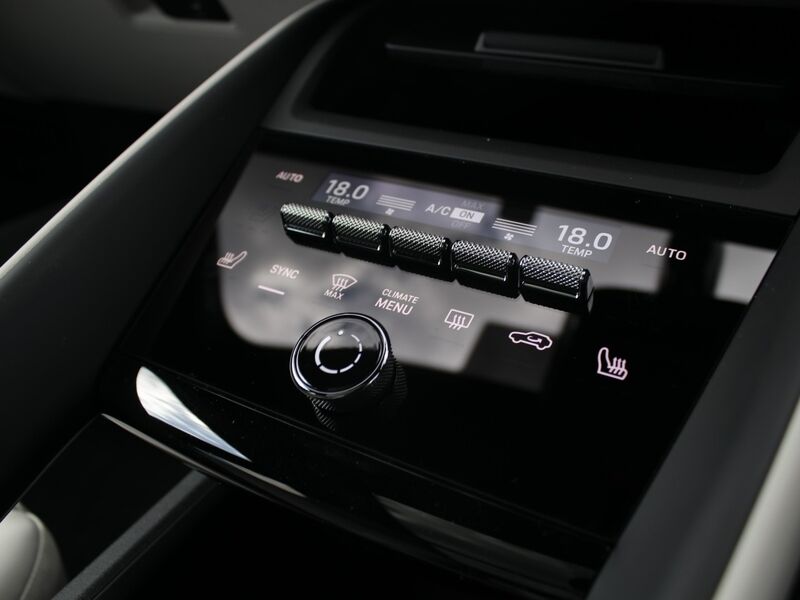 More views of Porsche Macan