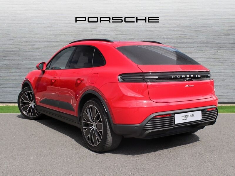 More views of Porsche Macan