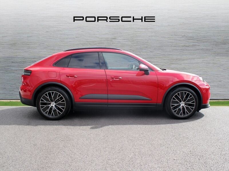 More views of Porsche Macan