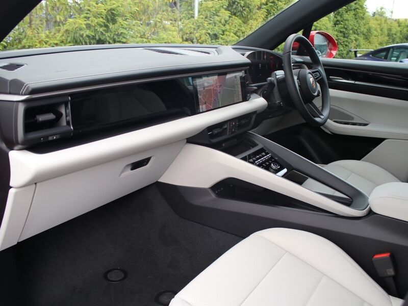 More views of Porsche Macan