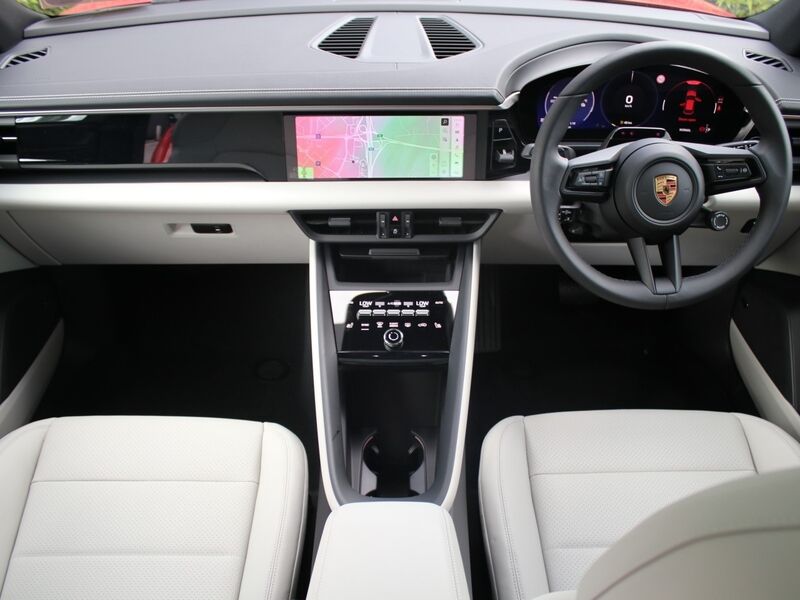 More views of Porsche Macan