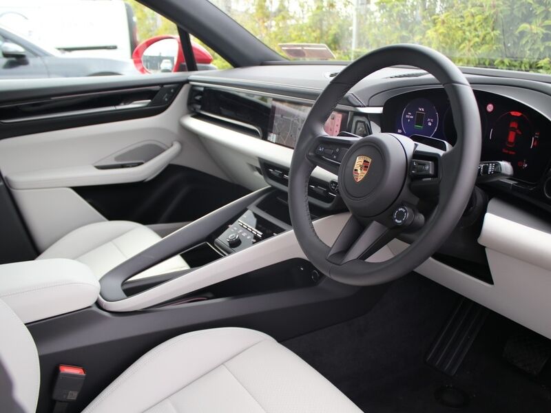 More views of Porsche Macan
