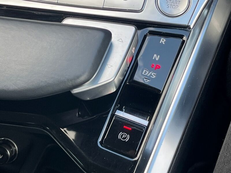 More views of Audi e-tron