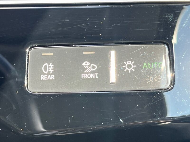 More views of Audi e-tron