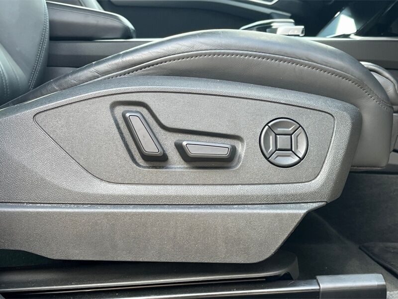 More views of Audi e-tron