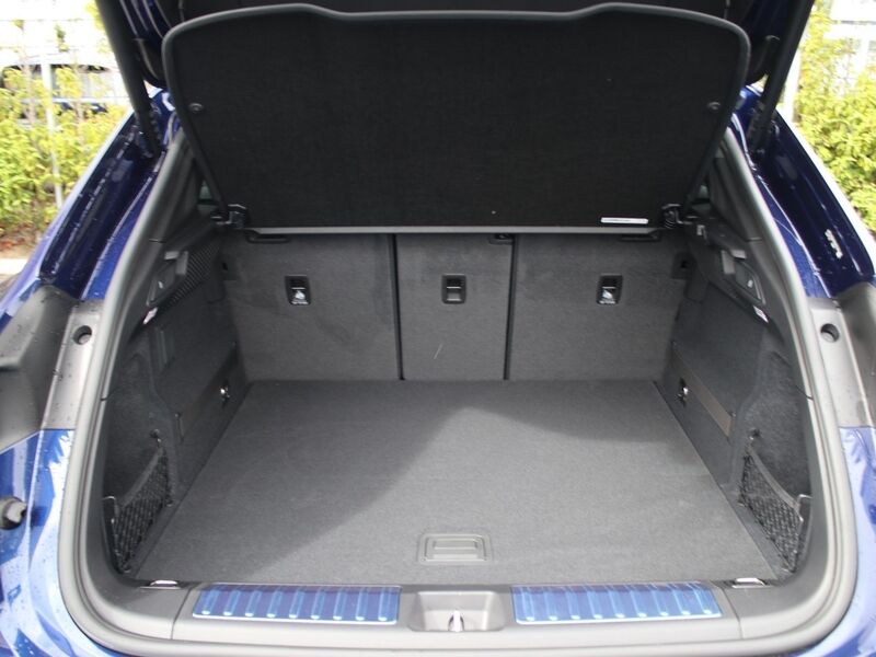 More views of Porsche Macan